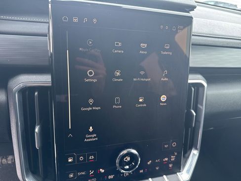 Certified 2025 GMC Acadia Elevation image 28