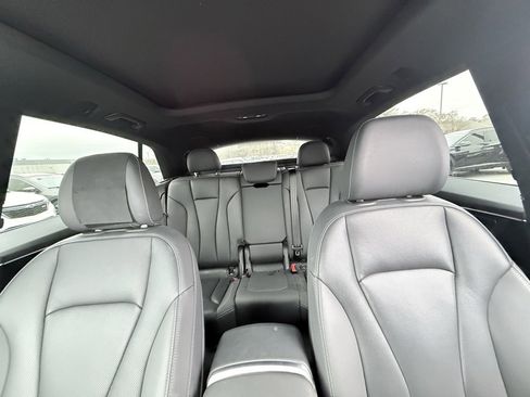 Used 2020 Audi Q8 Premium Plus w/ Premium Plus Package image 24