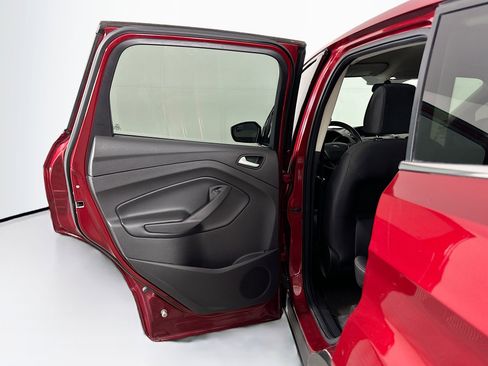 Used 2017 Ford Escape SE image 24