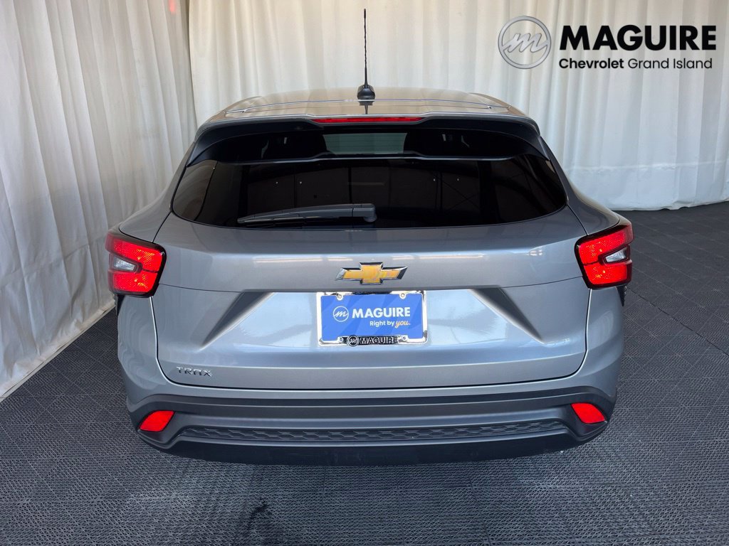 Used 2024 Chevrolet Trax LS w/ LS Convenience Package FWD image 27
