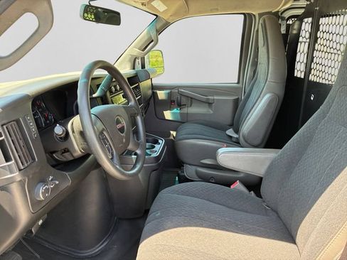 Used 2021 GMC Savana 2500 w/ Driver Convenience Package RWD image 4