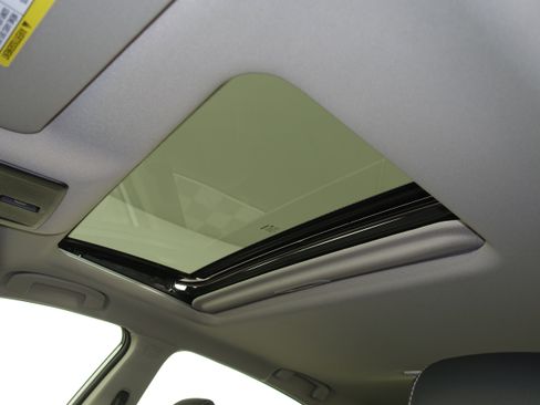 New 2025 Nissan Altima 2.5 SR w/ SR Premium Package image 22