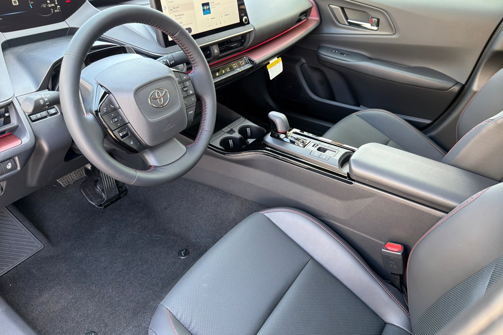 New 2027 Toyota Prius Plug-In Hybrid FWD image 10