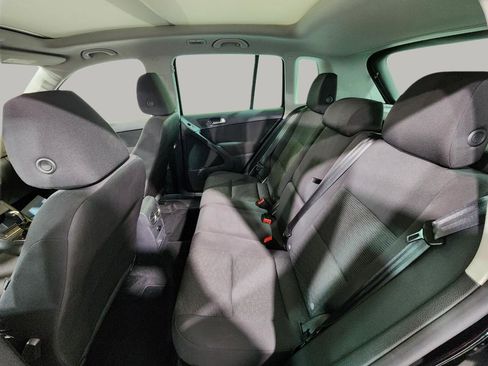 Used 2013 Volkswagen Tiguan S image 28