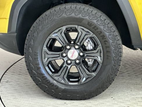 Used 2024 GMC Canyon Elevation w/ Convenience Package RWD image 11