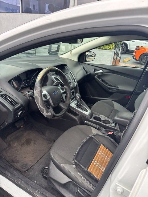 Used 2013 Ford Focus SE FWD image 8