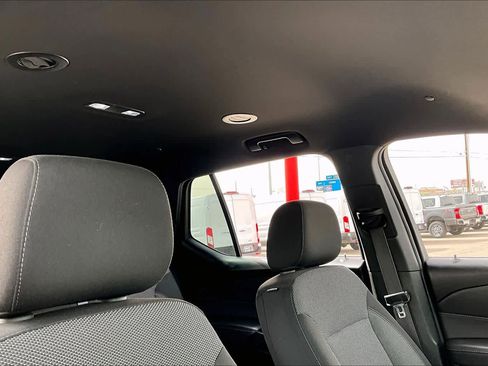 Used 2023 Chevrolet Traverse LT image 14