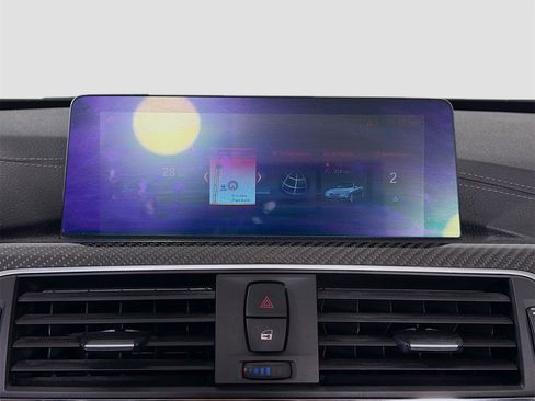 Used 2020 BMW M4 Convertible image 16