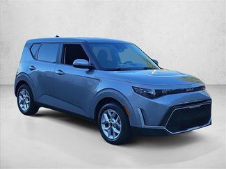 Used 2024 Kia Soul LX w/ Option Group 015 FWD video 3