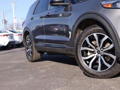 Used 2022 Ford Explorer ST image 3