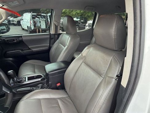 Used 2020 Toyota Tacoma SR AWD/4WD image 14