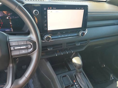 Used 2023 Chevrolet Colorado W/T image 22