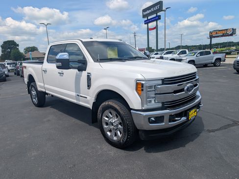 Used 2017 Ford F350 Lariat w/ Lariat Ultimate Package AWD/4WD image 2