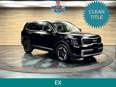 Used 2023 Kia Telluride EX w/ EX Captain's Chair Package