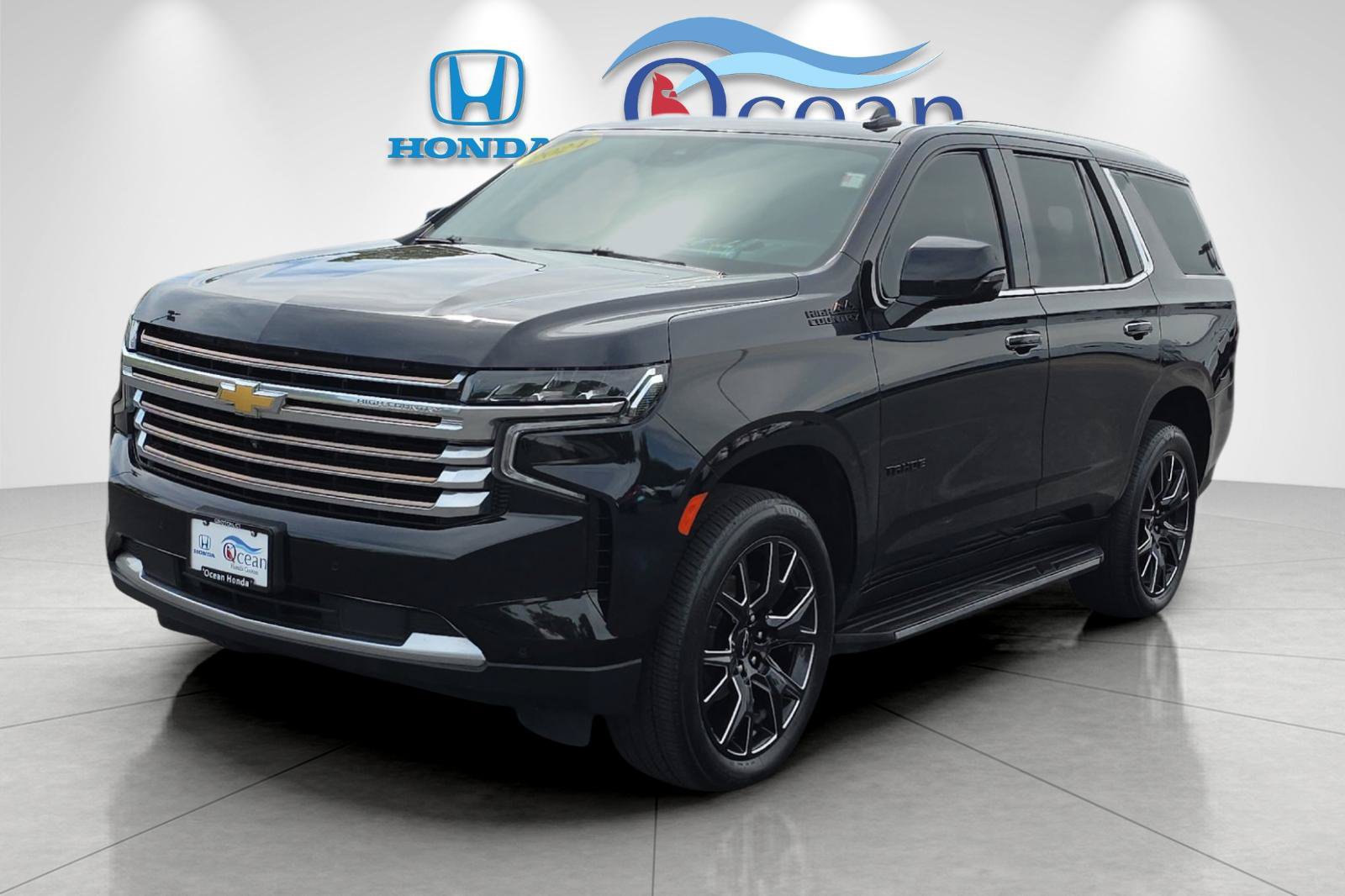 Used 2024 Chevrolet Tahoe High Country AWD/4WD image 7