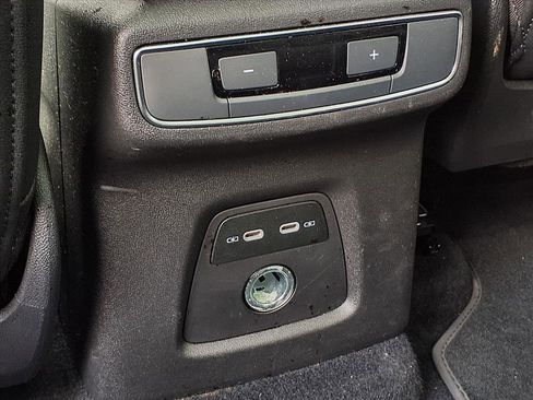 Used 2023 Audi Q4 e-tron Premium image 26