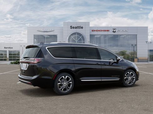 New 2026 Chrysler Pacifica Pinnacle FWD image 4