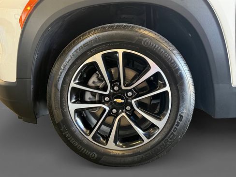 Used 2024 Chevrolet TrailBlazer LT w/ LT Cold Weather Package FWD image 15