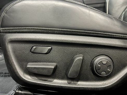 Used 2020 Genesis G70 2.0T w/ Prestige Package RWD image 13