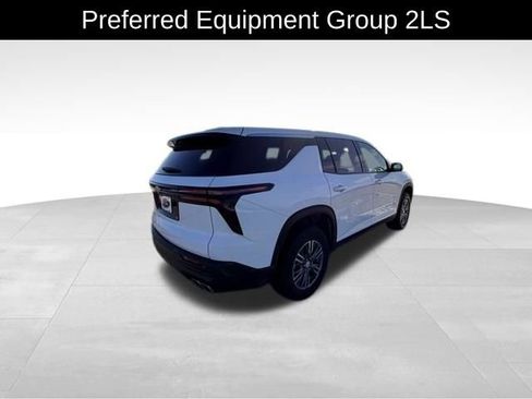 Used 2024 Chevrolet Traverse LS image 5