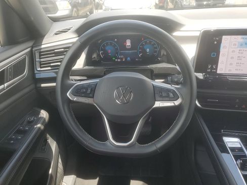 Used 2025 Volkswagen Atlas Cross Sport SE FWD image 12