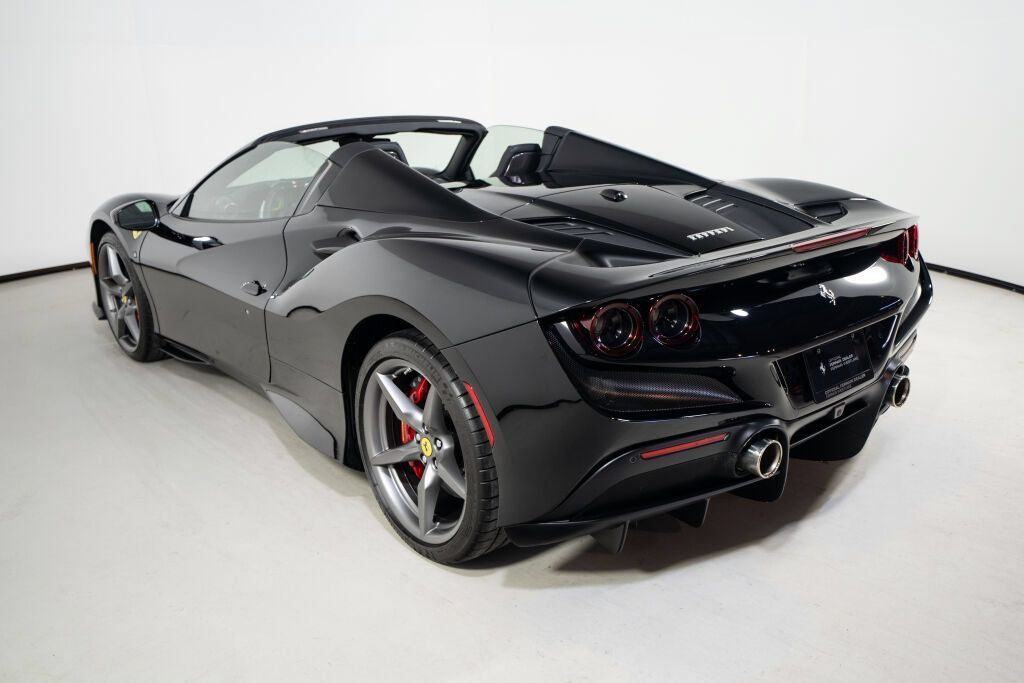 Used 2023 Ferrari F8 Tributo RWD image 5