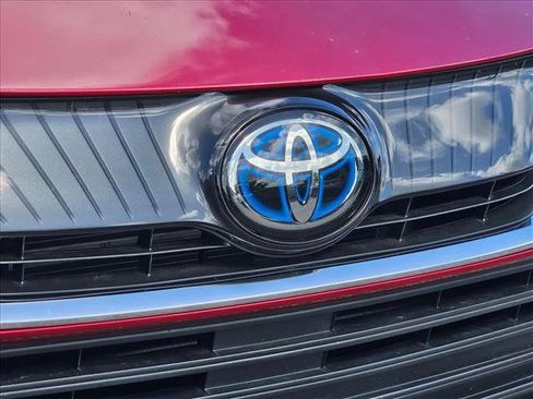 Used 2021 Toyota Venza LE AWD/4WD image 5