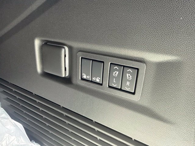 New 2027 GMC Yukon AT4 w/ AT4 Premium Plus Package AWD/4WD image 29