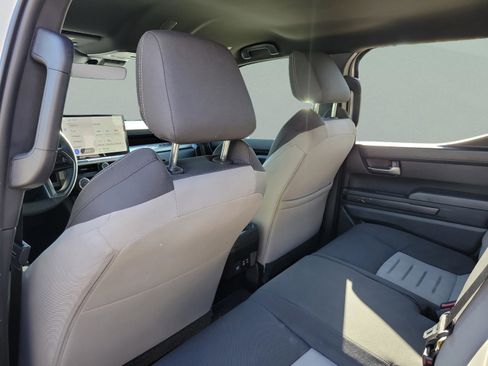 Certified 2025 Toyota Tacoma TRD Off-Road image 22