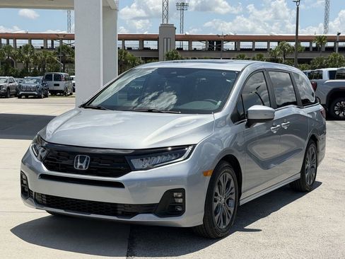 Used 2026 Honda Odyssey Touring image 9