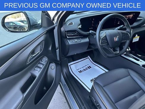 Used 2025 Buick Envista Avenir FWD image 14