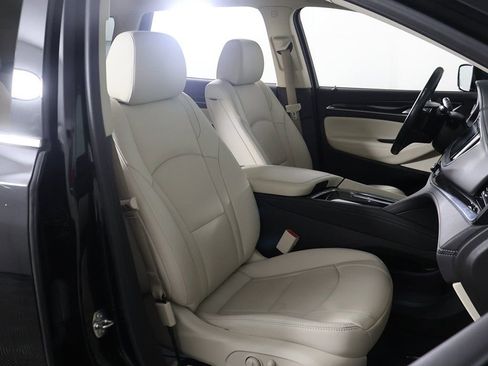 Used 2023 Buick Enclave Essence AWD/4WD image 32