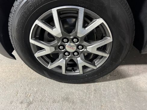 Used 2020 GMC Acadia SLE w/ Driver Convenience Package FWD image 38
