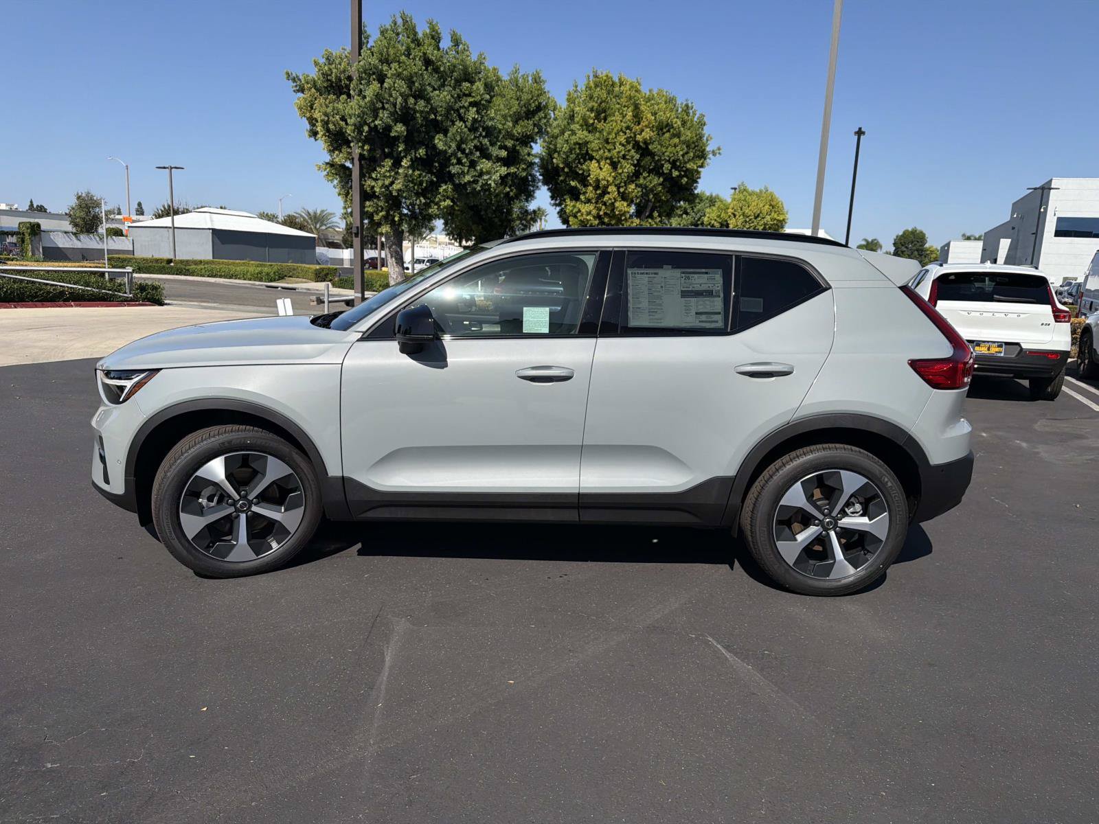 New 2026 Volvo XC40 B5 Plus w/ Protection Package Premier AWD/4WD image 4