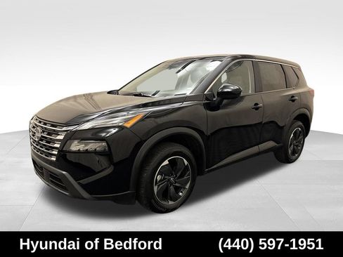 Used 2025 Nissan Rogue SV AWD/4WD image 1