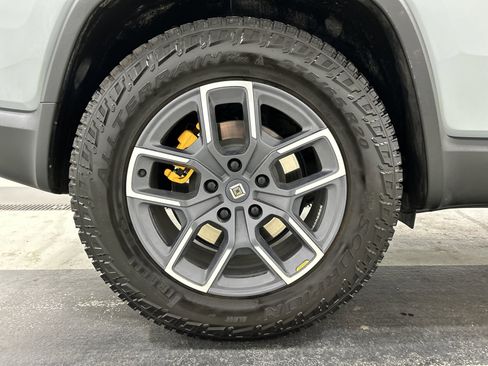 Used 2023 Rivian R1S Adventure AWD/4WD image 12