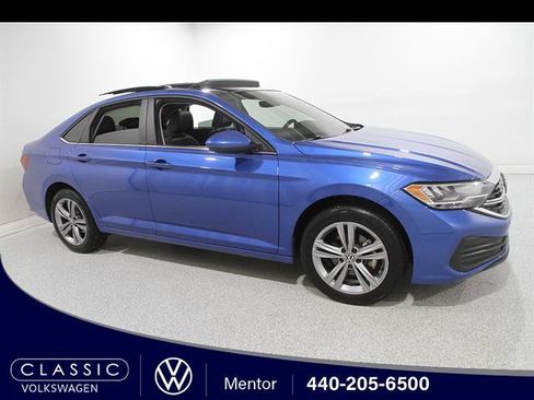 Certified 2024 Volkswagen Jetta SE w/ Panoramic Sunroof Package FWD image 1