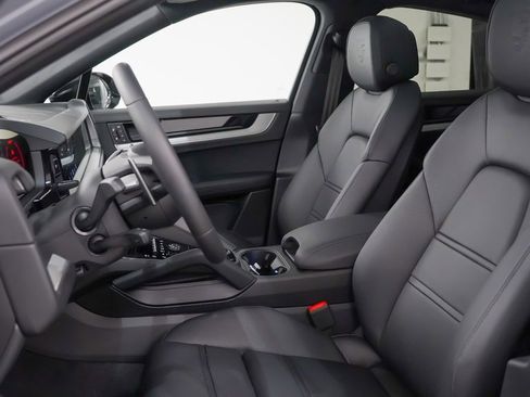 New 2026 Porsche Cayenne S image 5