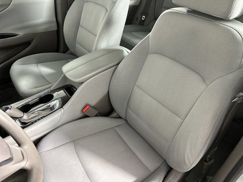 Used 2018 Chevrolet Malibu LT FWD image 21