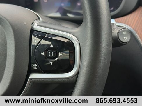 Used 2023 Volvo XC60 B5 Plus AWD/4WD image 23