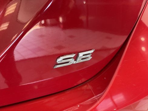 Used 2021 Toyota Camry SE FWD image 17
