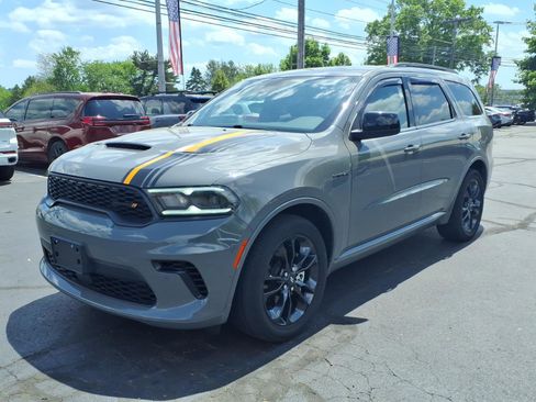 Certified 2023 Dodge Durango R/T w/ Hemi Orange Plus Package AWD/4WD image 3