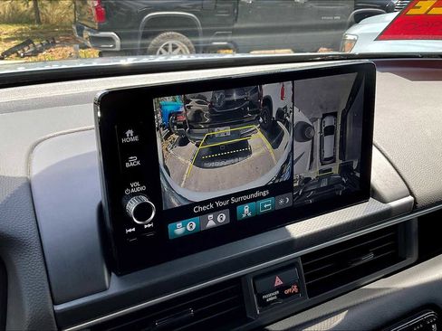 Used 2025 Honda Pilot Black Edition image 38