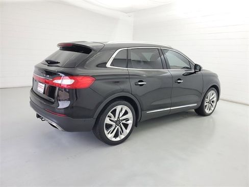 Used 2017 Lincoln MKX Black Label w/ Driver Assistance Package image 5