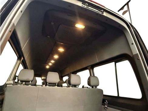 Used 2019 Mercedes-Benz Sprinter 2500 image 34