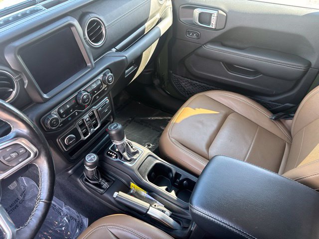 Used 2022 Jeep Wrangler Unlimited Sahara w/ Cold Weather Group AWD/4WD image 28
