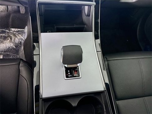 Used 2025 Land Rover Range Rover Velar S image 19