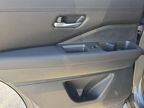 New 2026 Nissan Pathfinder Platinum AWD/4WD image 14