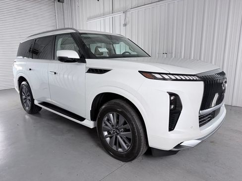 Certified 2026 INFINITI QX80 Pure RWD image 3