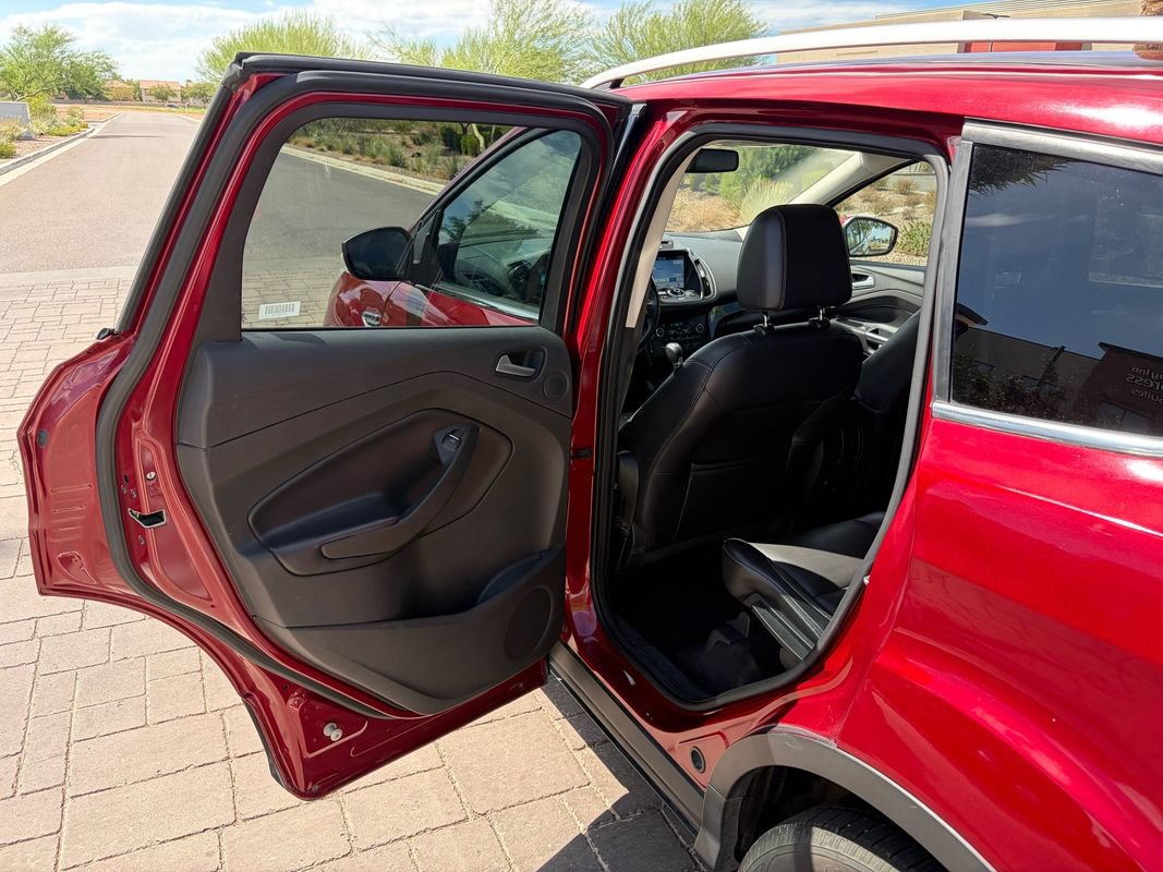 Used 2017 Ford Escape Titanium FWD image 10